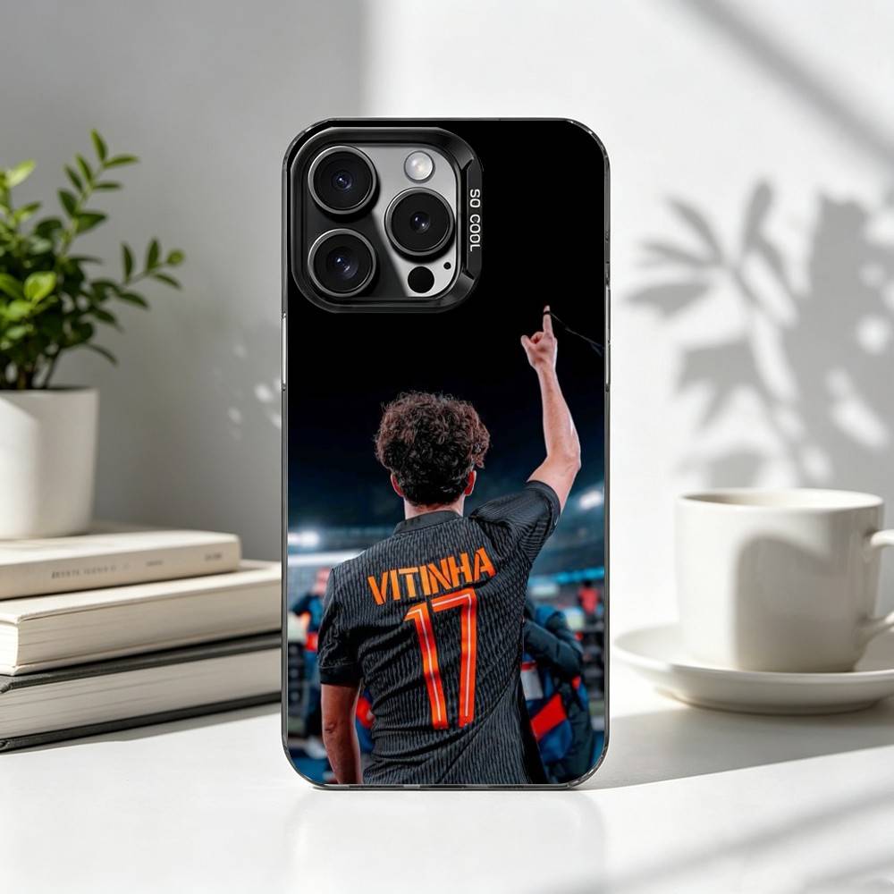 Football star V-Vitinha Ferrei - مراجعة Phone Cases Louis Vuitton وسعره