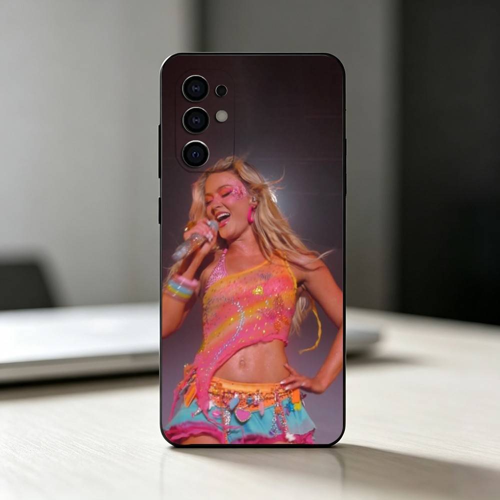 Singer U-Uncover Z-Zara Larsso - مراجعة Phone Cases Zara وسعره