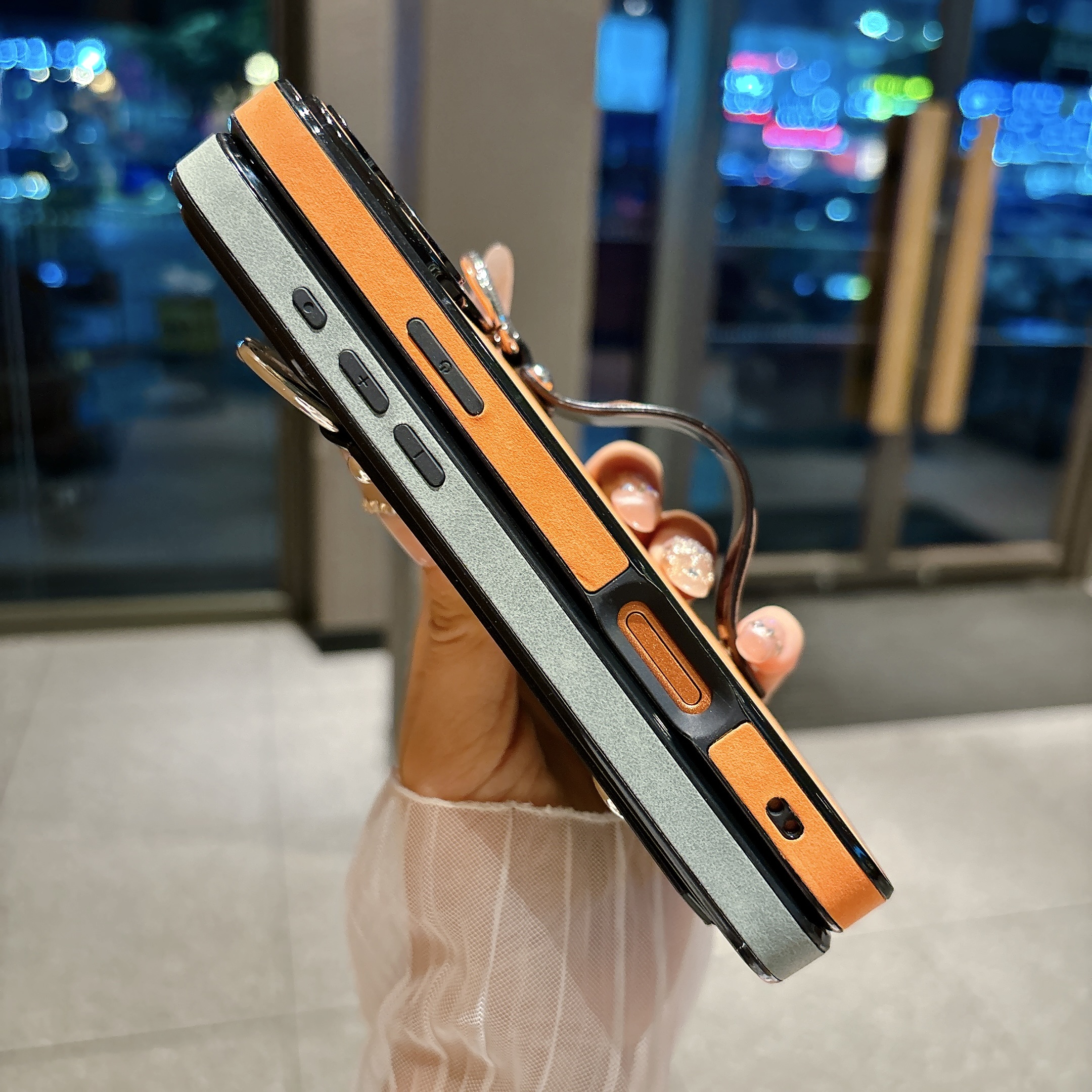 Suede Leather Wrist Strap Hold - مراجعة Phone Cases Iphone 15 وسعره